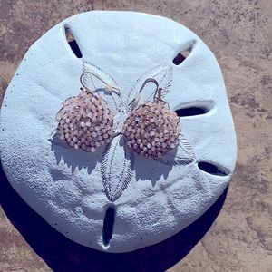 Light pink beaded round earring. So adorable and lightweight. Cute for summer!